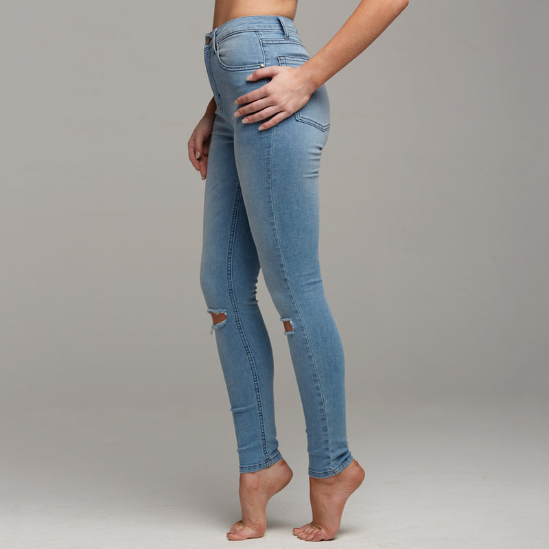 GIGI RIPPED BLUE JEANS - CT055